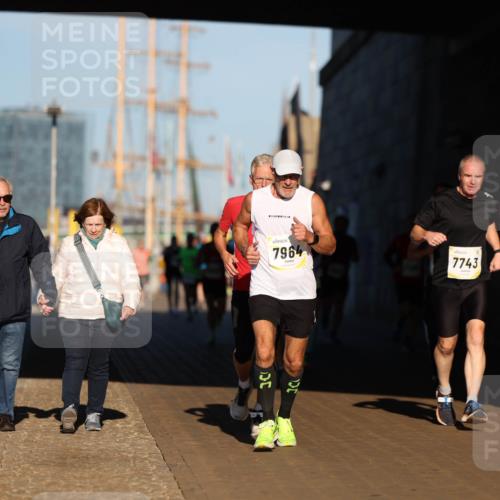 06.10.2024 - 19. swb-Marathon Bremen Michael Strokosch http://msf.ph/oto/7344258 06.10.2024 10:12:07 Laufen 7964, 7743, 7446 meine-sportfotos.de