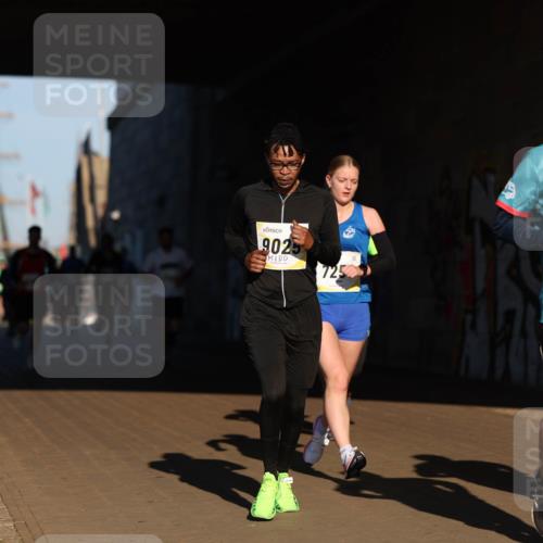 06.10.2024 - 19. swb-Marathon Bremen Michael Strokosch http://msf.ph/oto/7344385 06.10.2024 10:12:41 Laufen 9025, 725, 9672, 3126 meine-sportfotos.de