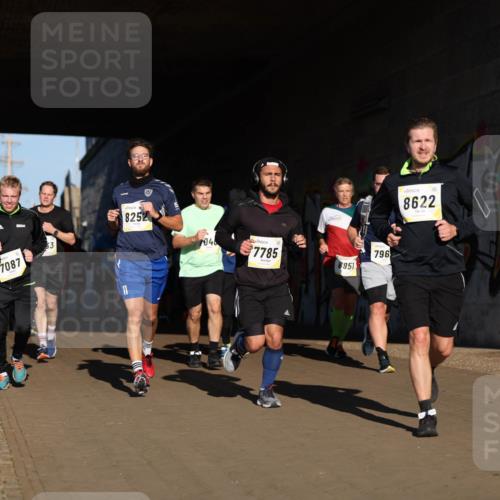 06.10.2024 - 19. swb-Marathon Bremen Michael Strokosch http://msf.ph/oto/7345232 06.10.2024 10:16:31 Laufen 7087, 33, 11, 8252, 1046, 7785, 8951, 796, 8622 meine-sportfotos.de