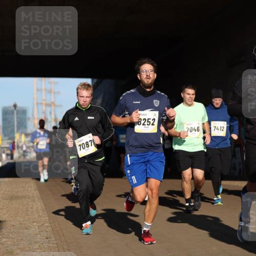 06.10.2024 - 19. swb-Marathon Bremen Michael Strokosch http://msf.ph/oto/7345237 06.10.2024 10:16:33 Laufen 7087, 8252, 7046, 7412, 7785 meine-sportfotos.de