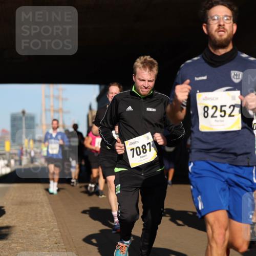 06.10.2024 - 19. swb-Marathon Bremen Michael Strokosch http://msf.ph/oto/7345243 06.10.2024 10:16:34 Laufen 8252, 046, 7412, 7087 meine-sportfotos.de