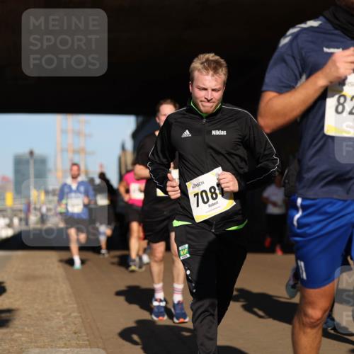 06.10.2024 - 19. swb-Marathon Bremen Michael Strokosch http://msf.ph/oto/7345245 06.10.2024 10:16:34 Laufen 7087, 8252, 7412 meine-sportfotos.de