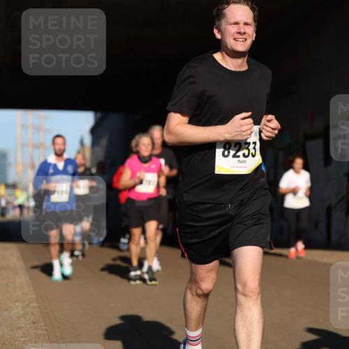 06.10.2024 - 19. swb-Marathon Bremen Michael Strokosch http://msf.ph/oto/7345253 06.10.2024 10:16:36 Laufen 8233 meine-sportfotos.de