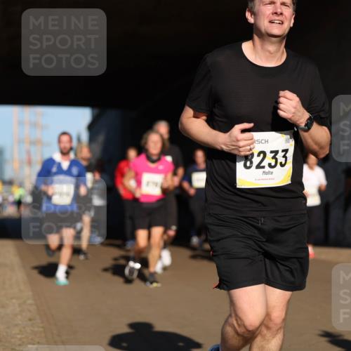 06.10.2024 - 19. swb-Marathon Bremen Michael Strokosch http://msf.ph/oto/7345255 06.10.2024 10:16:36 Laufen 8233 meine-sportfotos.de