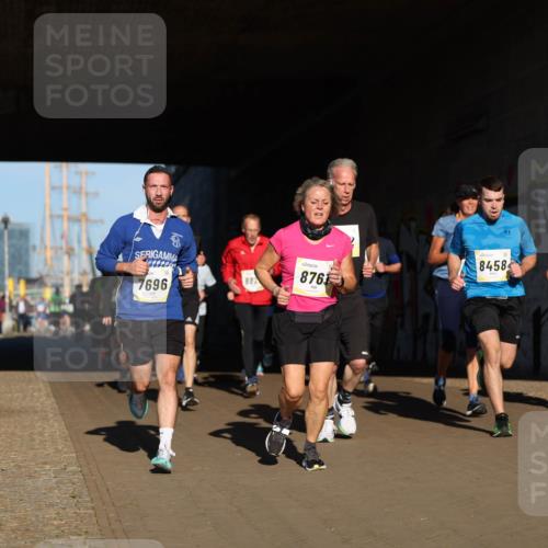 06.10.2024 - 19. swb-Marathon Bremen Michael Strokosch http://msf.ph/oto/7345257 06.10.2024 10:16:37 Laufen 7696, 882, 876, 8458, 7144 meine-sportfotos.de