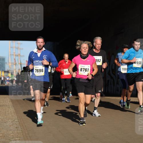 06.10.2024 - 19. swb-Marathon Bremen Michael Strokosch http://msf.ph/oto/7345258 06.10.2024 10:16:37 Laufen 7696, 832, 8761, 992, 700, 8458, 7144 meine-sportfotos.de