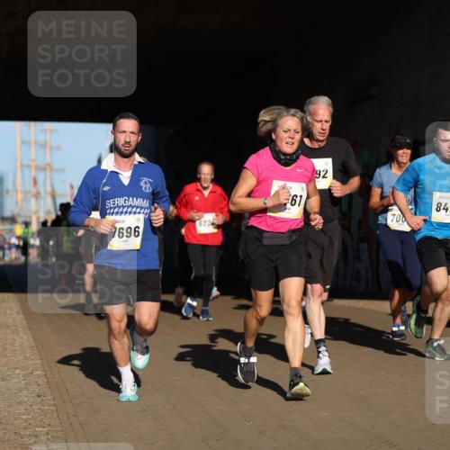 06.10.2024 - 19. swb-Marathon Bremen Michael Strokosch http://msf.ph/oto/7345260 06.10.2024 10:16:37 Laufen 7696, 61, 92, 700, 8458, 7144 meine-sportfotos.de