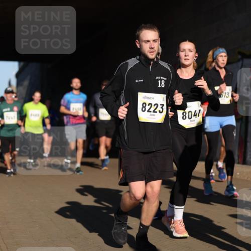 06.10.2024 - 19. swb-Marathon Bremen Michael Strokosch http://msf.ph/oto/7345286 06.10.2024 10:16:41 Laufen 18, 8223, 8041, 613, 88 meine-sportfotos.de