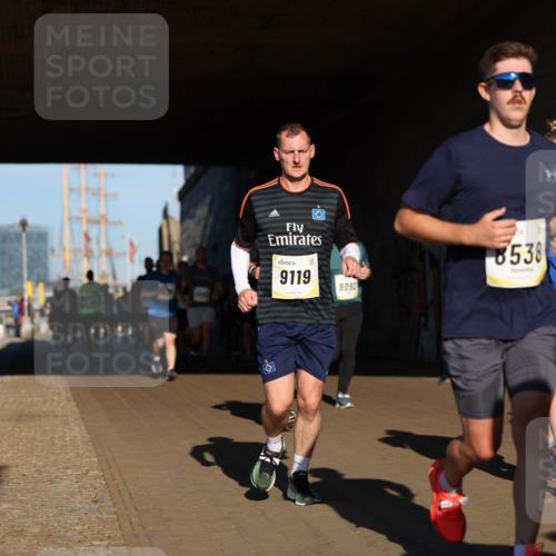 06.10.2024 - 19. swb-Marathon Bremen Michael Strokosch http://msf.ph/oto/7345315 06.10.2024 10:16:46 Laufen 9119, 8091, 8538 meine-sportfotos.de