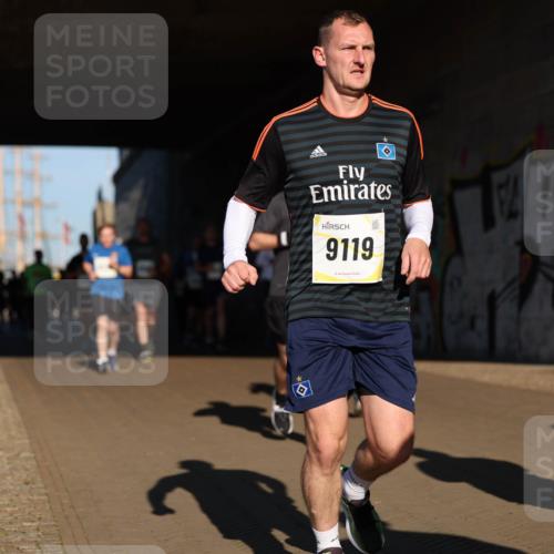 06.10.2024 - 19. swb-Marathon Bremen Michael Strokosch http://msf.ph/oto/7345324 06.10.2024 10:16:47 Laufen 9119 meine-sportfotos.de