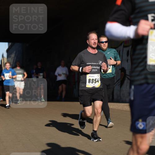 06.10.2024 - 19. swb-Marathon Bremen Michael Strokosch http://msf.ph/oto/7345326 06.10.2024 10:16:48 Laufen 2024, 8854, 2, 9119 meine-sportfotos.de