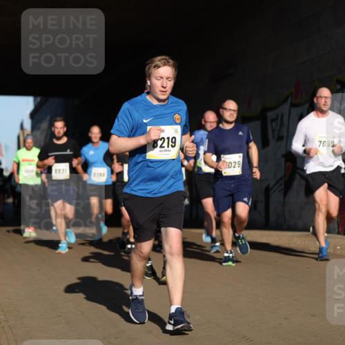 06.10.2024 - 19. swb-Marathon Bremen Michael Strokosch http://msf.ph/oto/7345341 06.10.2024 10:16:52 Laufen 8931, 219, 029, 7689 meine-sportfotos.de