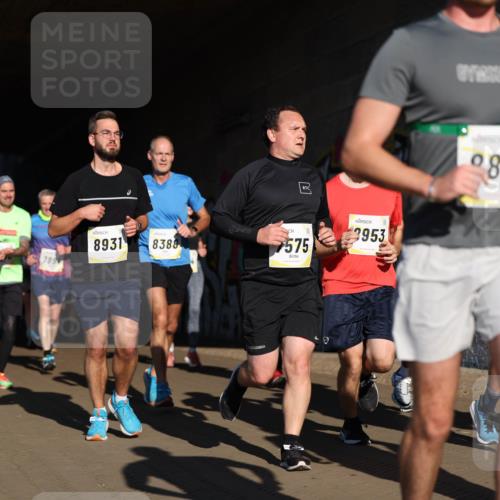 06.10.2024 - 19. swb-Marathon Bremen Michael Strokosch http://msf.ph/oto/7345354 06.10.2024 10:16:54 Laufen 789, 8931, 8388, 35, 7575, 9, 2953, 892 meine-sportfotos.de