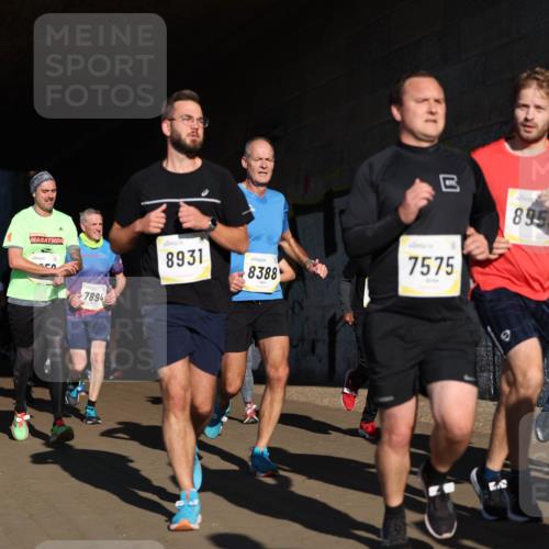 06.10.2024 - 19. swb-Marathon Bremen Michael Strokosch http://msf.ph/oto/7345358 06.10.2024 10:16:54 Laufen 13, 8330, 7894, 8931, 8388, 7575, 8953, 05 meine-sportfotos.de