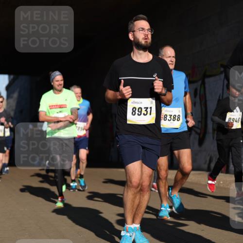 06.10.2024 - 19. swb-Marathon Bremen Michael Strokosch http://msf.ph/oto/7345360 06.10.2024 10:16:55 Laufen 877, 8931, 978, 8388, 8, 946, 7575 meine-sportfotos.de