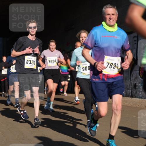 06.10.2024 - 19. swb-Marathon Bremen Michael Strokosch http://msf.ph/oto/7345366 06.10.2024 10:16:57 Laufen 88, 2024, 8330, 7698, 906, 7894 meine-sportfotos.de