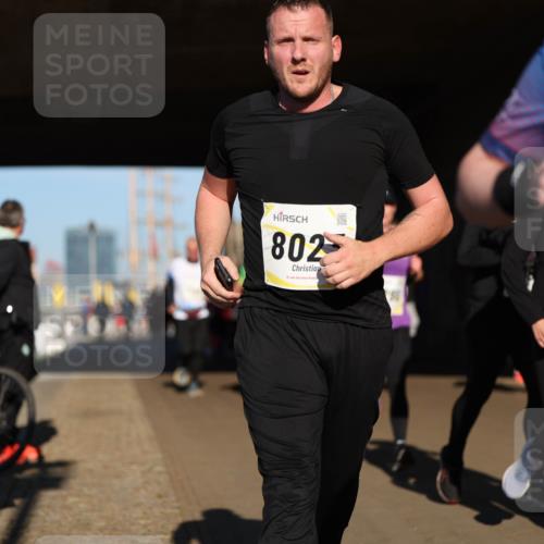 06.10.2024 - 19. swb-Marathon Bremen Michael Strokosch http://msf.ph/oto/7345391 06.10.2024 10:17:02 Laufen 802, 7 meine-sportfotos.de