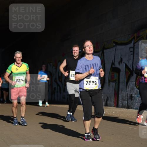 06.10.2024 - 19. swb-Marathon Bremen Michael Strokosch http://msf.ph/oto/7345400 06.10.2024 10:17:05 Laufen 7458, 7147, 8274, 89, 7099, 8061 meine-sportfotos.de