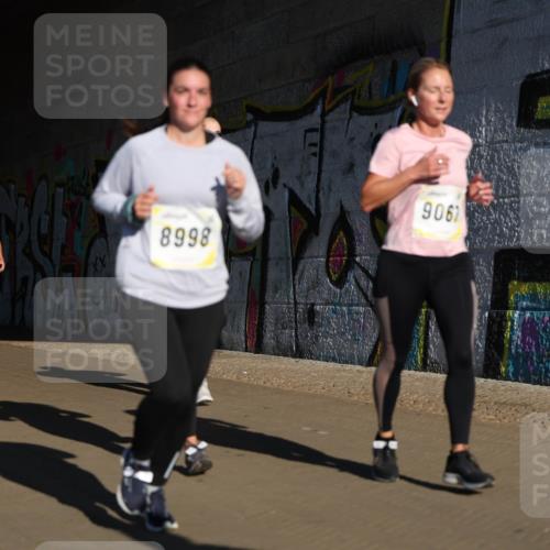 06.10.2024 - 19. swb-Marathon Bremen Michael Strokosch http://msf.ph/oto/7345447 06.10.2024 10:17:15 Laufen 7659, 8768, 8998, 9067 meine-sportfotos.de