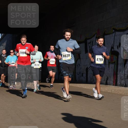 06.10.2024 - 19. swb-Marathon Bremen Michael Strokosch http://msf.ph/oto/7345461 06.10.2024 10:17:17 Laufen 8717, 8437, 7996, 8013, 8354, 8629, 76, 8768 meine-sportfotos.de