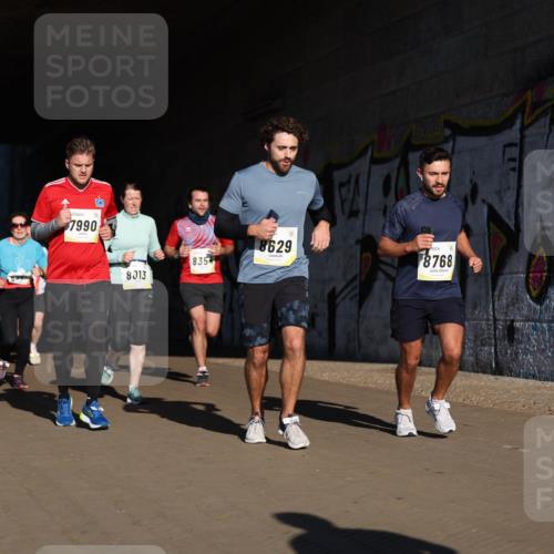 06.10.2024 - 19. swb-Marathon Bremen Michael Strokosch http://msf.ph/oto/7345463 06.10.2024 10:17:17 Laufen 7990, 8013, 8354, 8629, 8768 meine-sportfotos.de