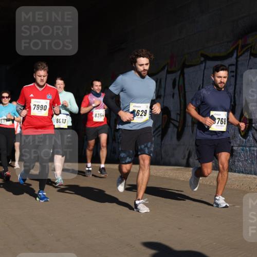 06.10.2024 - 19. swb-Marathon Bremen Michael Strokosch http://msf.ph/oto/7345466 06.10.2024 10:17:17 Laufen 8717, 4, 437, 659, 7990, 8013, 8354, 629, 768 meine-sportfotos.de