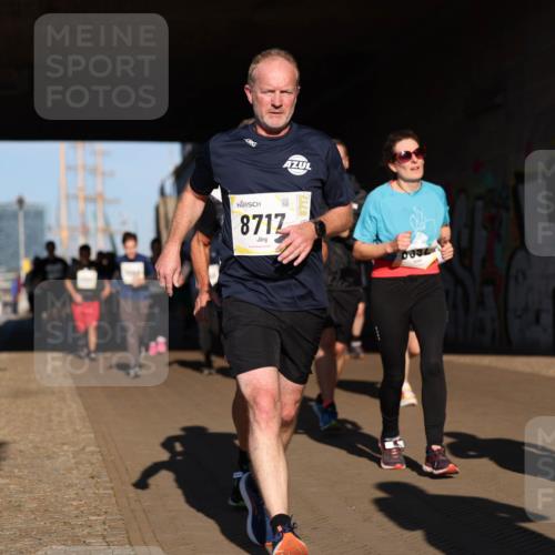 06.10.2024 - 19. swb-Marathon Bremen Michael Strokosch http://msf.ph/oto/7345475 06.10.2024 10:17:20 Laufen 8717 meine-sportfotos.de