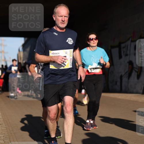06.10.2024 - 19. swb-Marathon Bremen Michael Strokosch http://msf.ph/oto/7345477 06.10.2024 10:17:20 Laufen 8717, 85 meine-sportfotos.de
