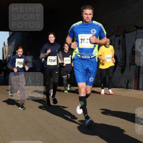 06.10.2024 - 19. swb-Marathon Bremen Michael Strokosch http://msf.ph/oto/7345486 06.10.2024 10:17:22 Laufen 7249, 8416, 7068, 8867, 782, 110, 7474 meine-sportfotos.de