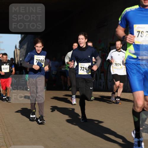 06.10.2024 - 19. swb-Marathon Bremen Michael Strokosch http://msf.ph/oto/7345489 06.10.2024 10:17:23 Laufen 8867, 7066, 7249, 7974, 7827 meine-sportfotos.de