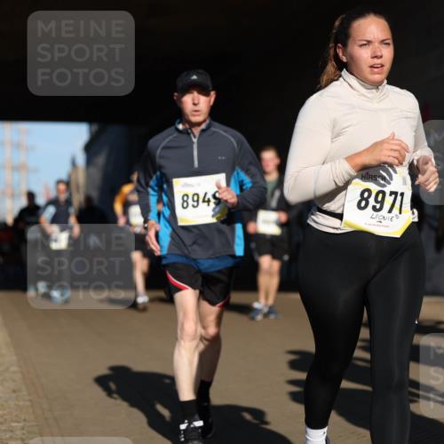 06.10.2024 - 19. swb-Marathon Bremen Michael Strokosch http://msf.ph/oto/7345520 06.10.2024 10:17:29 Laufen 8949, 8971, 8936 meine-sportfotos.de