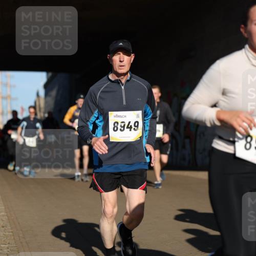 06.10.2024 - 19. swb-Marathon Bremen Michael Strokosch http://msf.ph/oto/7345522 06.10.2024 10:17:29 Laufen 8949, 8971, 3 meine-sportfotos.de