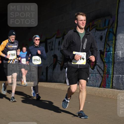 06.10.2024 - 19. swb-Marathon Bremen Michael Strokosch http://msf.ph/oto/7345533 06.10.2024 10:17:32 Laufen 766, 8045, 14 meine-sportfotos.de