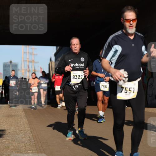 06.10.2024 - 19. swb-Marathon Bremen Michael Strokosch http://msf.ph/oto/7345547 06.10.2024 10:17:35 Laufen 7233, 8322, 7751, 7551, 2023, 8677 meine-sportfotos.de