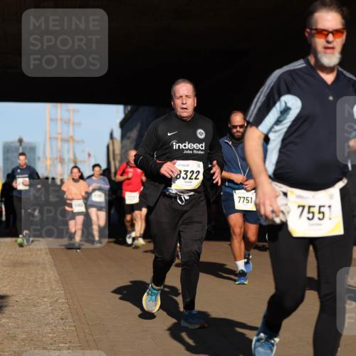 06.10.2024 - 19. swb-Marathon Bremen Michael Strokosch http://msf.ph/oto/7345549 06.10.2024 10:17:35 Laufen 8322, 7751, 7551, 2023, 8677 meine-sportfotos.de