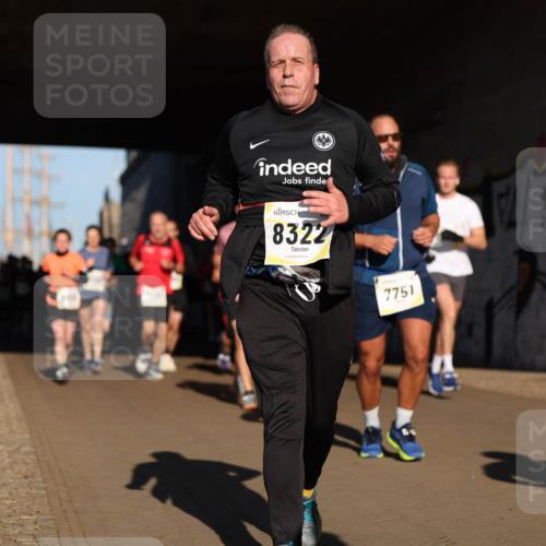 06.10.2024 - 19. swb-Marathon Bremen Michael Strokosch http://msf.ph/oto/7345556 06.10.2024 10:17:36 Laufen 8322, 7751 meine-sportfotos.de