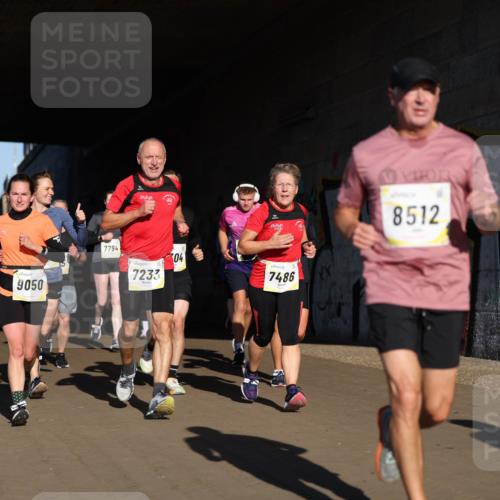 06.10.2024 - 19. swb-Marathon Bremen Michael Strokosch http://msf.ph/oto/7345564 06.10.2024 10:17:39 Laufen 552, 1553, 9050, 7794, 7233, 04, 7486, 8512 meine-sportfotos.de