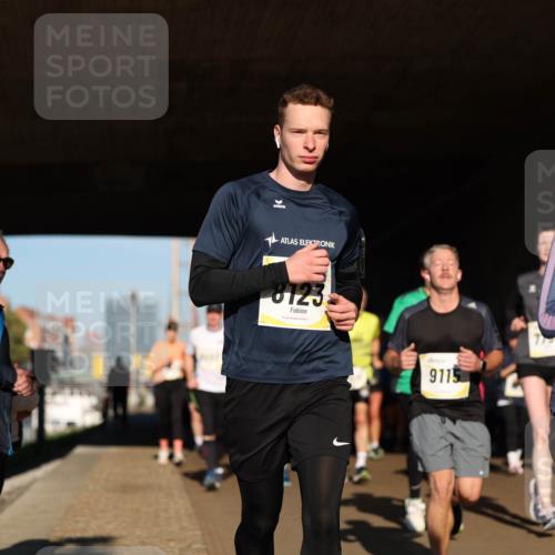 06.10.2024 - 19. swb-Marathon Bremen Michael Strokosch http://msf.ph/oto/7345576 06.10.2024 10:17:41 Laufen 8123, 9115 meine-sportfotos.de