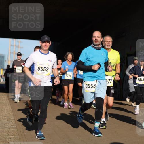 06.10.2024 - 19. swb-Marathon Bremen Michael Strokosch http://msf.ph/oto/7345589 06.10.2024 10:17:44 Laufen 7782, 8552, 7379, 8553, 477, 7918, 7125 meine-sportfotos.de