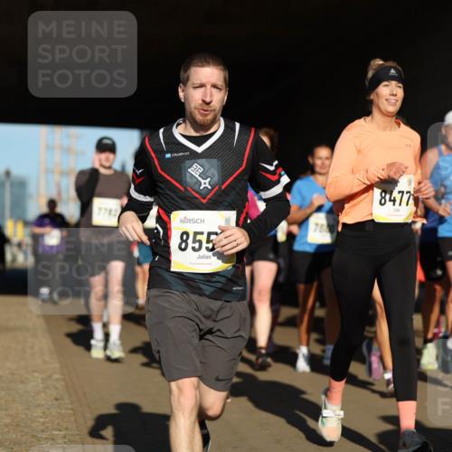 06.10.2024 - 19. swb-Marathon Bremen Michael Strokosch http://msf.ph/oto/7345597 06.10.2024 10:17:46 Laufen 7742, 76, 855, 8477, 8052 meine-sportfotos.de