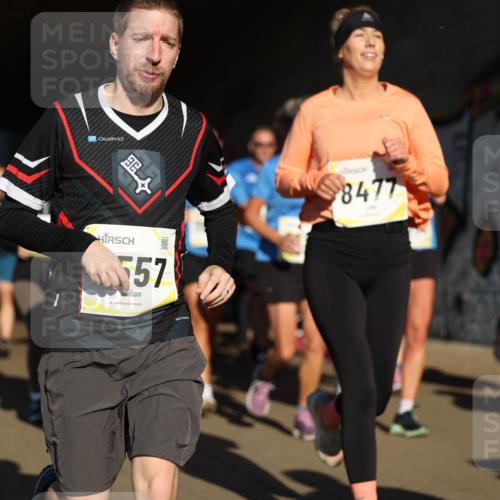 06.10.2024 - 19. swb-Marathon Bremen Michael Strokosch http://msf.ph/oto/7345599 06.10.2024 10:17:46 Laufen 557, 1, 8477 meine-sportfotos.de