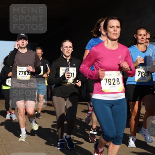 06.10.2024 - 19. swb-Marathon Bremen Michael Strokosch http://msf.ph/oto/7345602 06.10.2024 10:17:47 Laufen 86, 7782, 1201, 7628, 7600, 1418, 7379, 50 meine-sportfotos.de