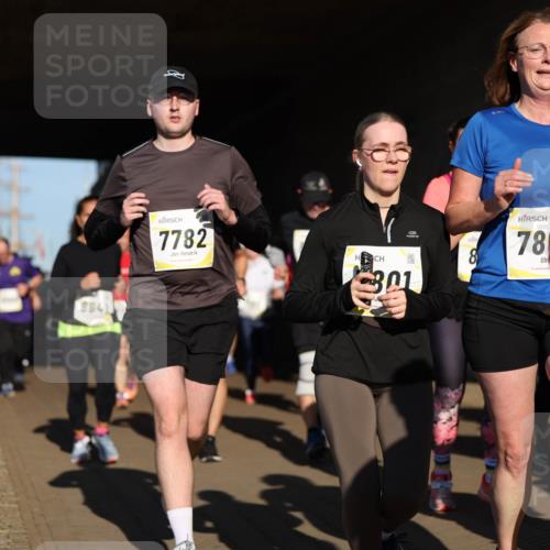 06.10.2024 - 19. swb-Marathon Bremen Michael Strokosch http://msf.ph/oto/7345606 06.10.2024 10:17:48 Laufen 8641, 7782, 301, 8, 78 meine-sportfotos.de