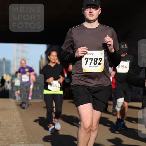 06.10.2024 - 19. swb-Marathon Bremen Michael Strokosch http://msf.ph/oto/7345608 06.10.2024 10:17:48 Laufen 7782, 8194, 7801 meine-sportfotos.de