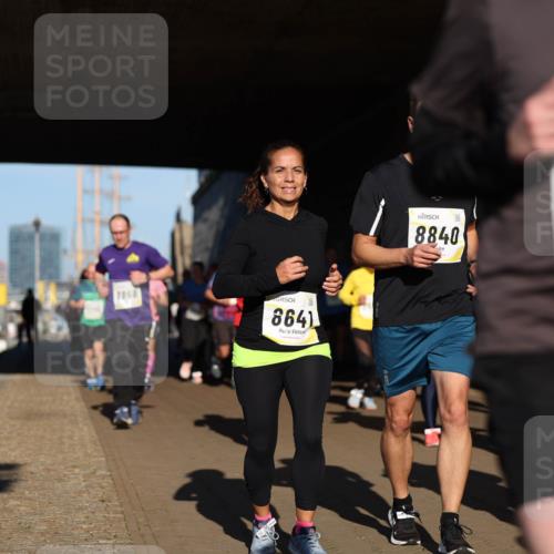 06.10.2024 - 19. swb-Marathon Bremen Michael Strokosch http://msf.ph/oto/7345610 06.10.2024 10:17:49 Laufen 1868, 8641, 8840, 7782 meine-sportfotos.de