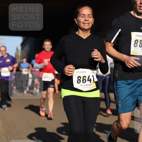 06.10.2024 - 19. swb-Marathon Bremen Michael Strokosch http://msf.ph/oto/7345615 06.10.2024 10:17:50 Laufen 8641, 8840 meine-sportfotos.de