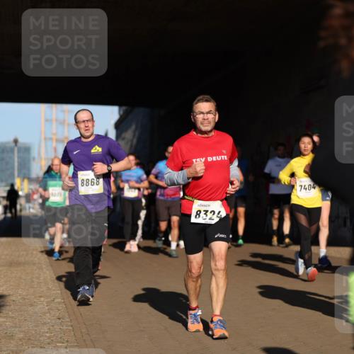06.10.2024 - 19. swb-Marathon Bremen Michael Strokosch http://msf.ph/oto/7345618 06.10.2024 10:17:51 Laufen 4075, 8868, 8324, 7404 meine-sportfotos.de