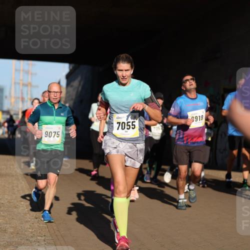 06.10.2024 - 19. swb-Marathon Bremen Michael Strokosch http://msf.ph/oto/7345628 06.10.2024 10:17:53 Laufen 9075, 7055, 9918 meine-sportfotos.de