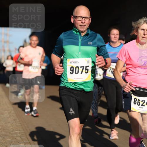 06.10.2024 - 19. swb-Marathon Bremen Michael Strokosch http://msf.ph/oto/7345636 06.10.2024 10:17:55 Laufen 9075, 70, 8624 meine-sportfotos.de