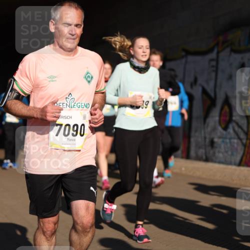 06.10.2024 - 19. swb-Marathon Bremen Michael Strokosch http://msf.ph/oto/7345646 06.10.2024 10:17:57 Laufen 2557, 7090, 9 meine-sportfotos.de